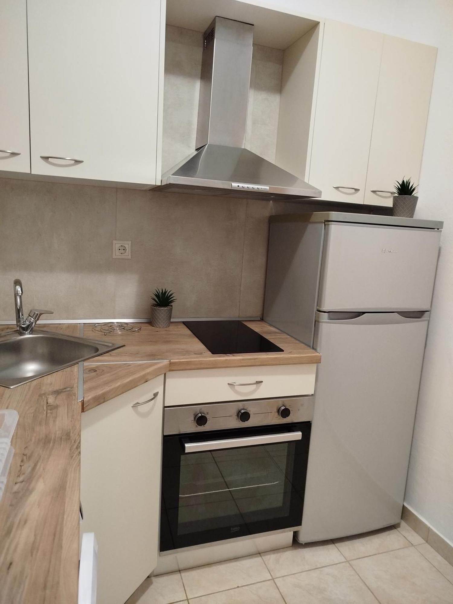 Kelly Apartments Ipsos Bagian luar foto
